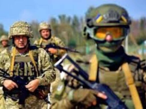 В Україні збільшився військовий збор: як зміниться розмір зарплат